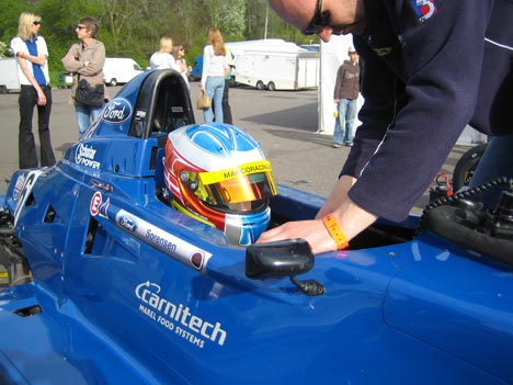 Marco Sørensen i sin Formel Ford racer